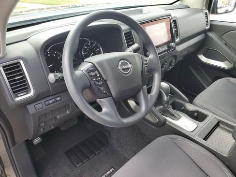 Used 2023 Nissan Frontier SV w/ Tow Package RWD image 8