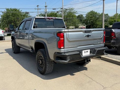 Used 2025 Chevrolet Silverado 2500 ZR2 AWD/4WD image 9