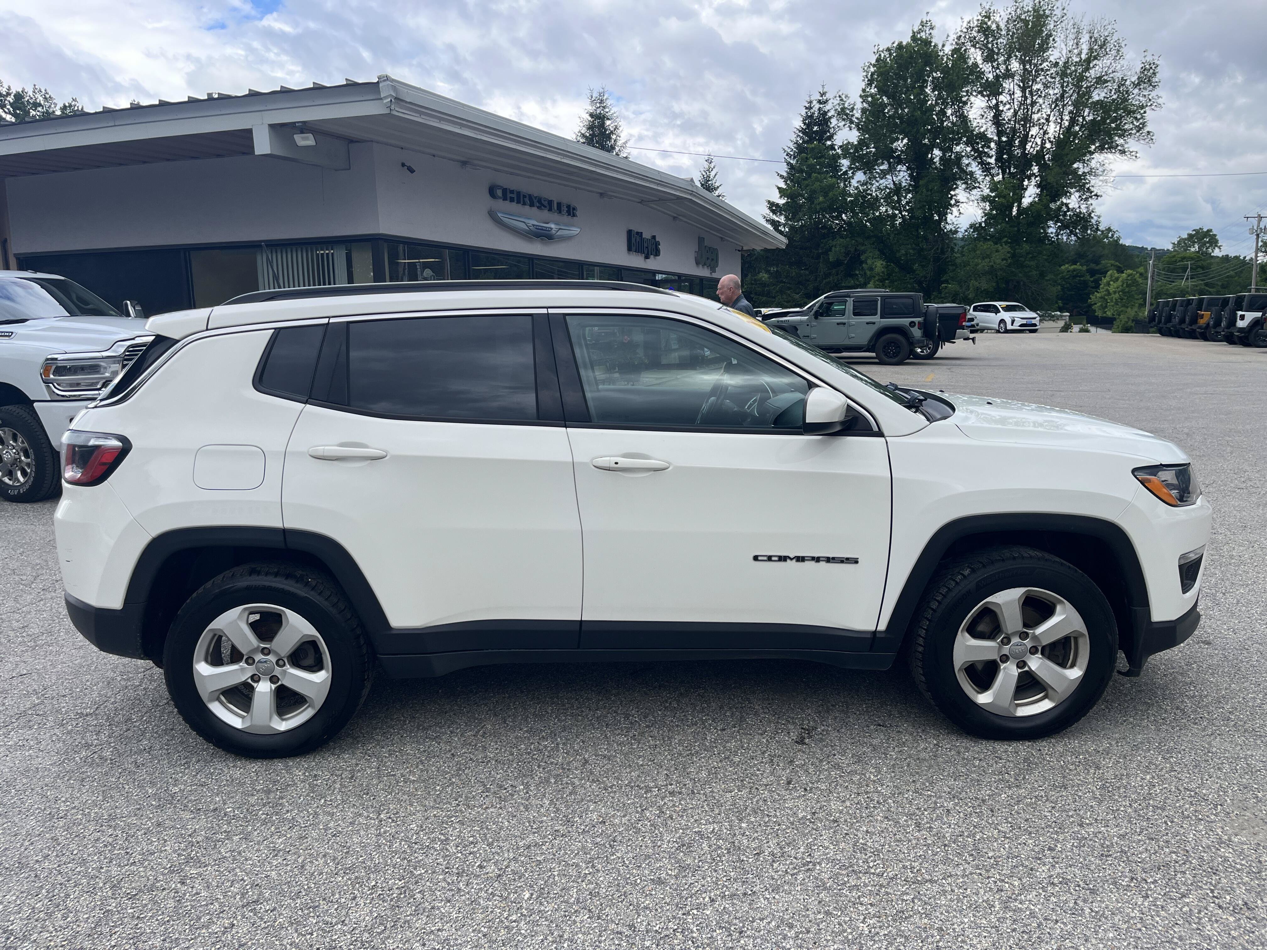 Certified 2019 Jeep Compass Latitude w/ Cold Weather Group AWD/4WD image 4
