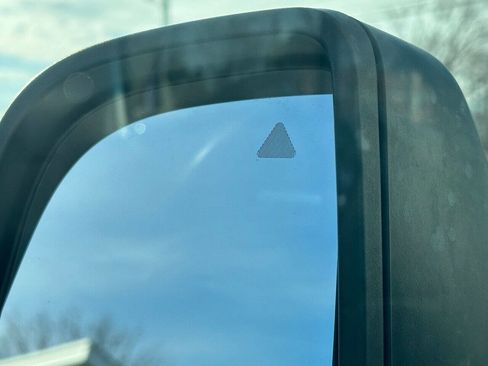 Used 2019 Freightliner Sprinter 3500 image 25