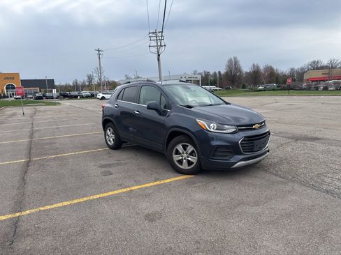 Used 2019 Chevrolet Trax LT w/ LT Convenience Package image 19