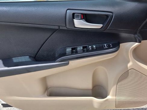 Used 2012 Toyota Camry LE FWD image 28