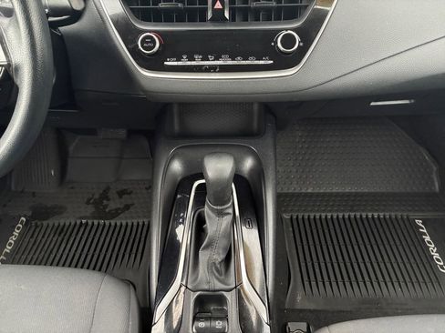 Used 2020 Toyota Corolla LE FWD image 15