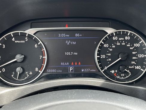 Used 2024 Nissan Altima 2.5 SR FWD image 21