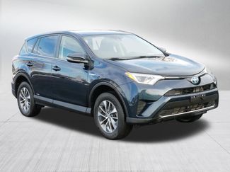 Used 2018 Toyota RAV4 LE video 2