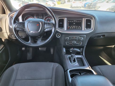 Used 2022 Dodge Charger SXT image 4