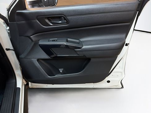 Used 2023 Nissan Pathfinder SV w/ Black Appearance Package image 33