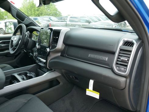New 2026 RAM 1500 4x4 Crew Cab image 13