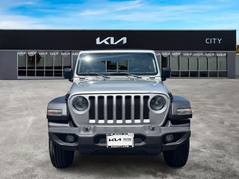 Used 2022 Jeep Wrangler Unlimited Sport AWD/4WD image 2