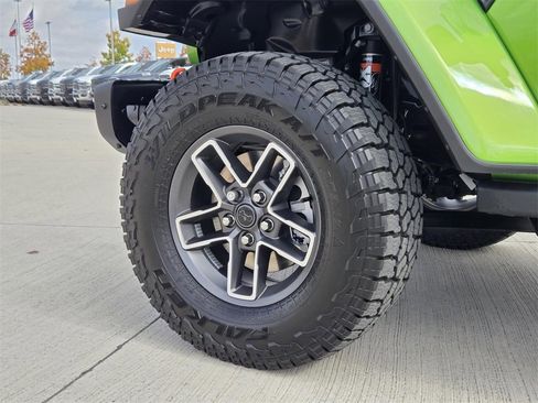 New 2025 Jeep Gladiator Mojave image 8