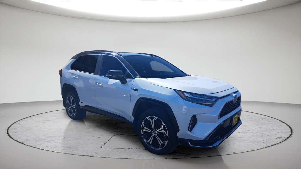 Used 2024 Toyota RAV4 XSE AWD/4WD image 3