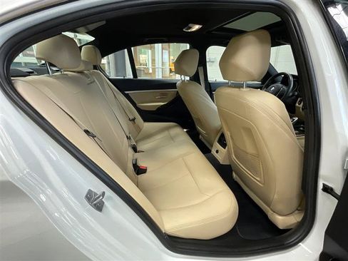 Used 2017 BMW 330i Sedan RWD image 17