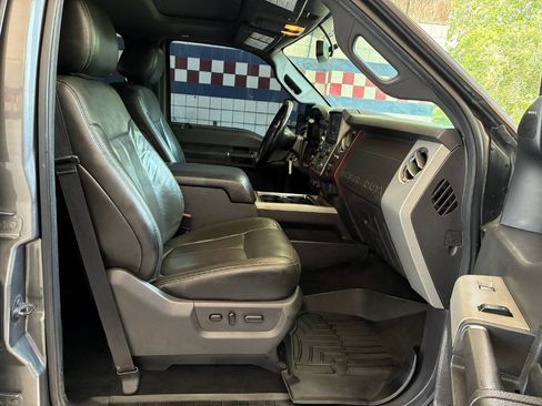 Used 2013 Ford F250 Lariat w/ Lariat Interior Pkg AWD/4WD image 13