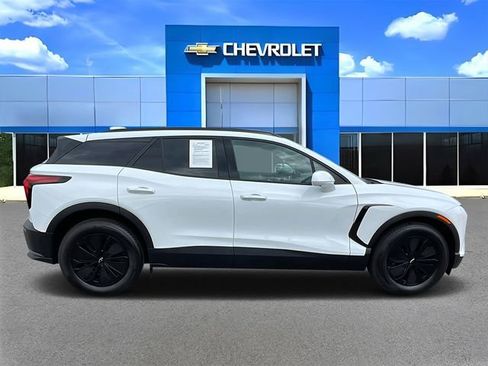 New 2026 Chevrolet Blazer EV LT image 2
