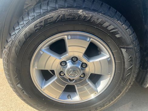 Used 2004 Toyota 4Runner Limited AWD/4WD image 21