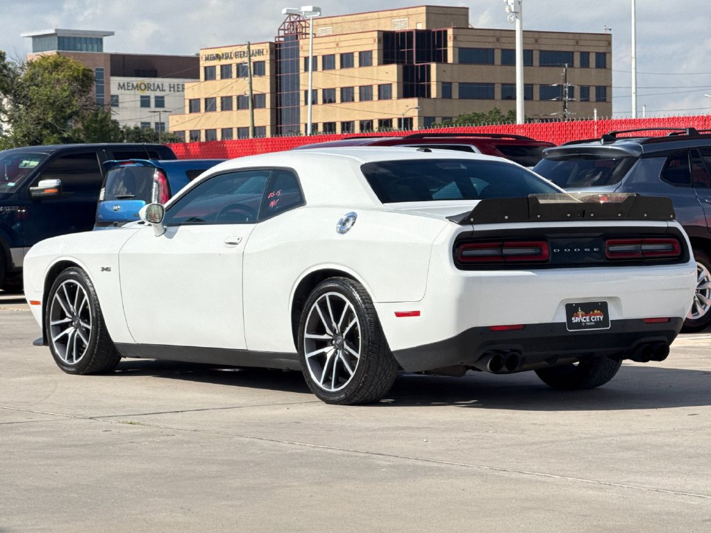 Used 2023 Dodge Challenger R/T RWD image 4