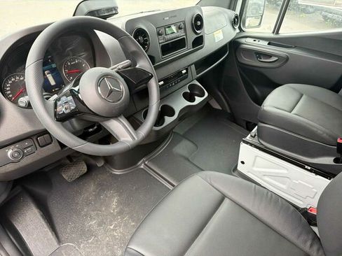 New 2025 Mercedes-Benz Sprinter 2500 image 10
