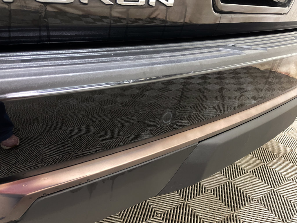 Certified 2026 GMC Yukon XL AT4 Ultimate w/ LPO, Floor Liner Package AWD/4WD image 23