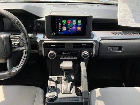 Used 2025 Toyota Tacoma SR5 AWD/4WD image 11