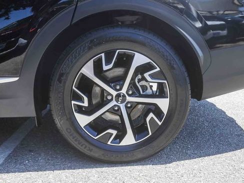 Used 2024 Kia Sportage EX FWD image 12
