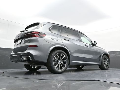 New 2026 BMW X5 xDrive40i w/ M Sport Package image 28