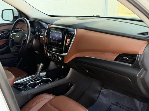 Used 2020 Chevrolet Traverse High Country AWD/4WD image 36