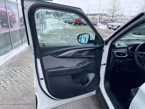 Used 2023 Chevrolet TrailBlazer LT w/ Convenience Package image 22