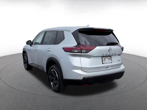 Used 2025 Nissan Rogue SV image 10