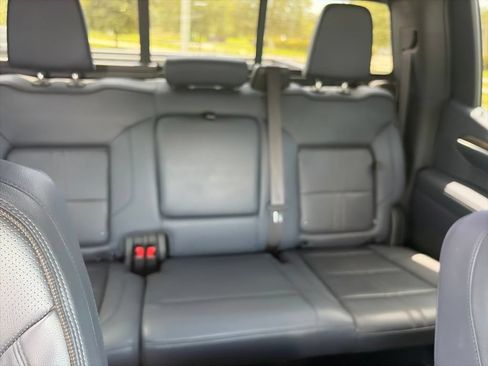 Used 2023 Chevrolet Silverado 1500 High Country w/ High Country Premium Package AWD/4WD image 15