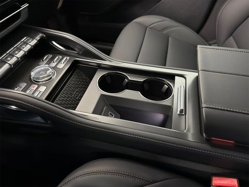 New 2026 Lincoln Nautilus Premier image 30