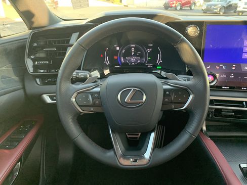 Certified 2024 Lexus RX 500h F Sport image 18