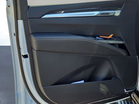 New 2026 Cadillac Escalade ESV V image 11