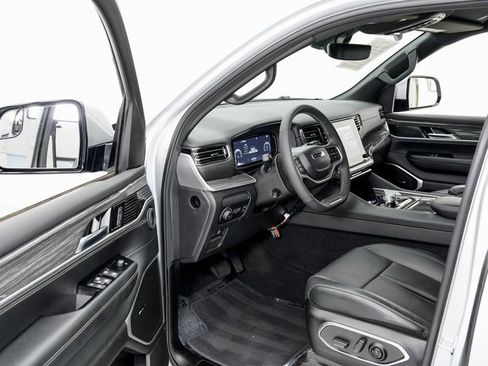 Used 2022 Jeep Wagoneer Series II image 8