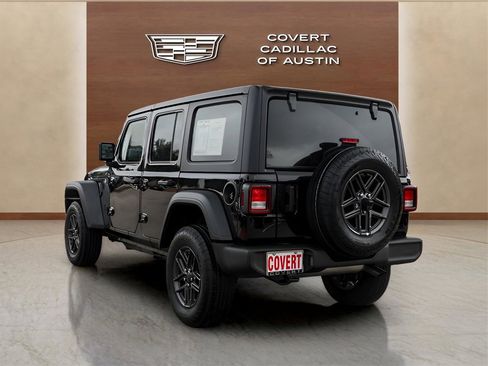 Used 2025 Jeep Wrangler Sport S image 3