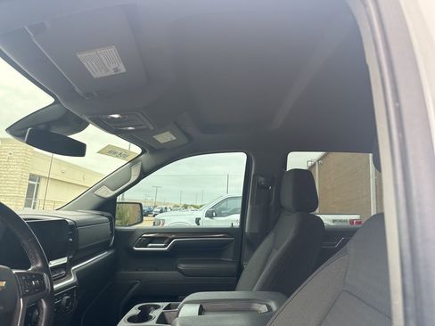 Used 2023 Chevrolet Silverado 1500 LT w/ Z71 Off-Road Package image 9