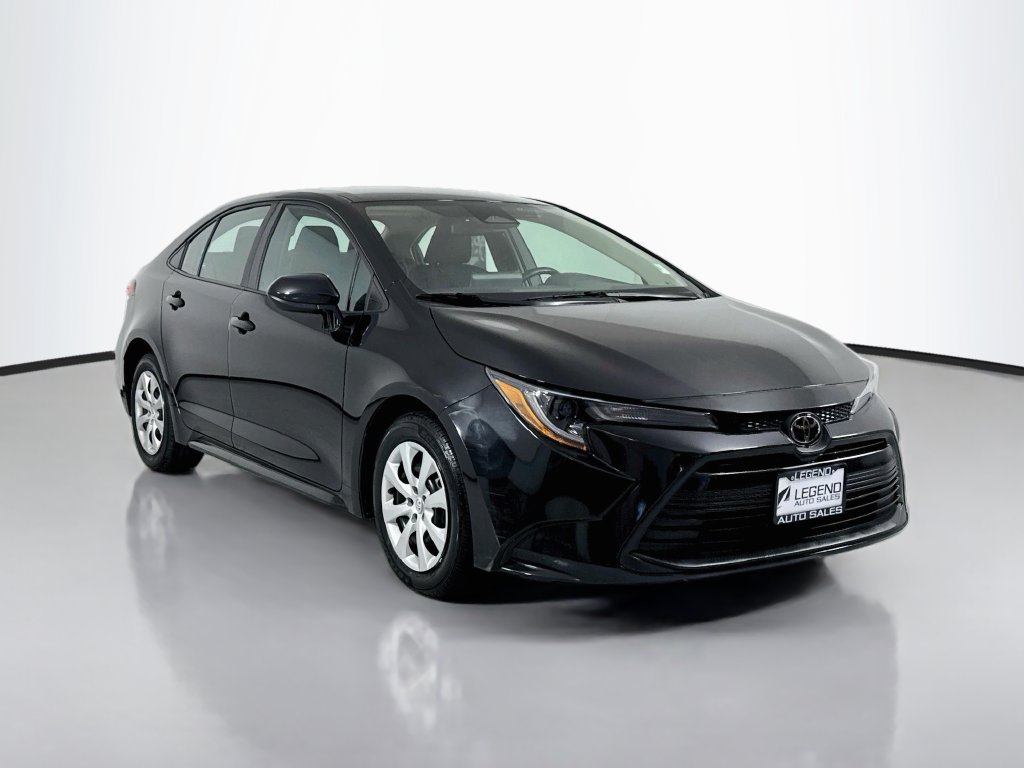 Used 2025 Toyota Corolla LE FWD image 4