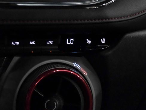 Used 2021 Chevrolet Blazer RS w/ Enhanced Convenience Package AWD/4WD image 28