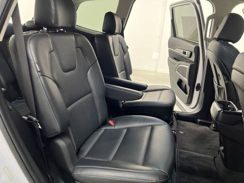 Used 2025 Kia Telluride S image 17