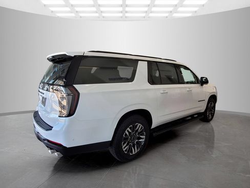 New 2026 Chevrolet Suburban Z71 w/ Z71 Off-Road Package AWD/4WD image 5