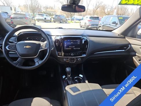 Used 2023 Chevrolet Traverse LT image 13