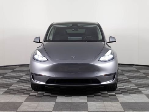 Used 2025 Tesla Model Y Long Range RWD image 12
