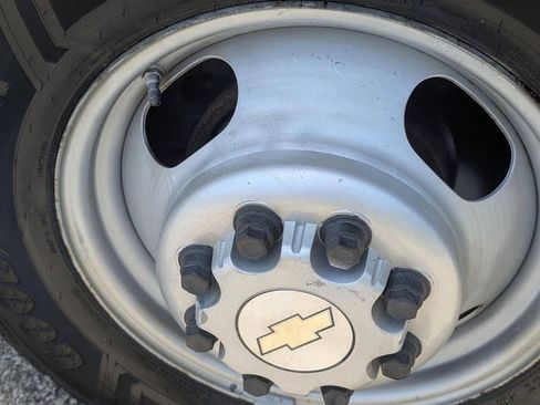 Used 2008 Chevrolet Express 3500 image 19