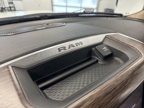 Used 2019 RAM 1500 Laramie image 46