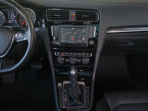 Used 2017 Volkswagen Golf SEL image 20
