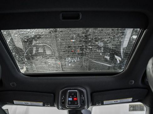 New 2025 Jeep Grand Cherokee Altitude image 29