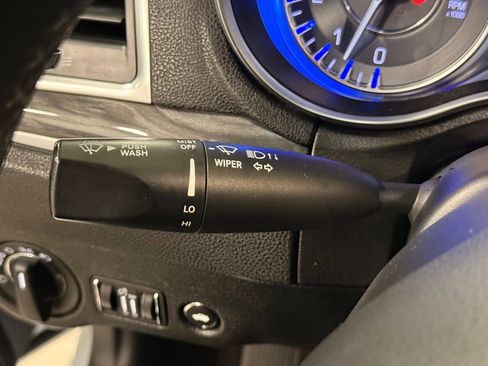 Used 2018 Chrysler 300 Touring image 28