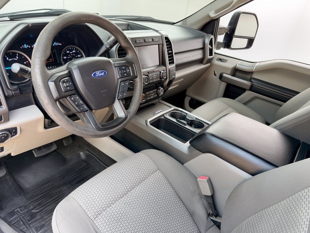 Used 2019 Ford F250 XLT w/ XLT Premium Package AWD/4WD image 4