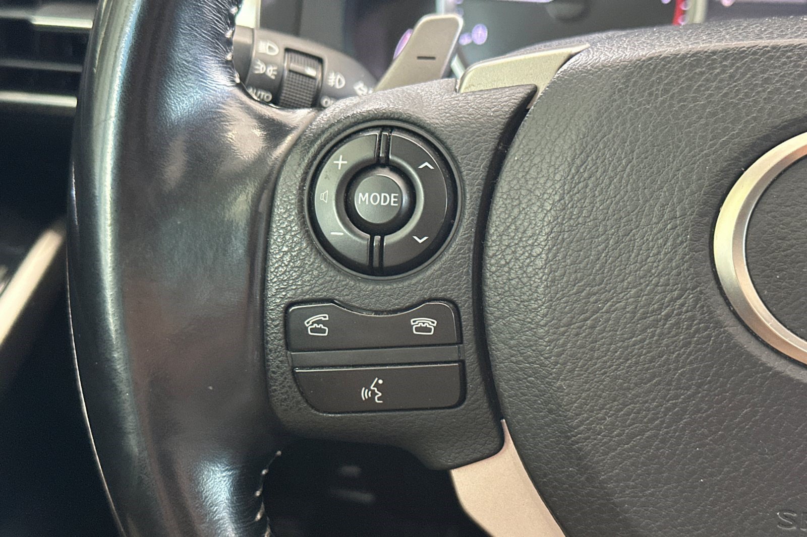 Used 2016 Lexus IS 200t w/ Navigation System Package RWD image 29