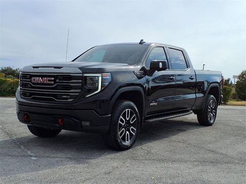 Used 2022 GMC Sierra 1500 AT4 w/ AT4 Preferred Package image 3