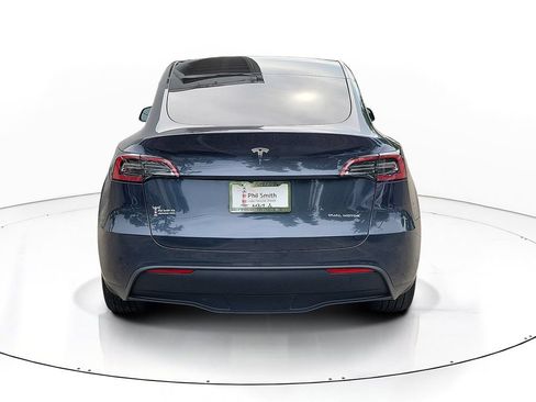 Used 2024 Tesla Model Y Long Range AWD/4WD image 5